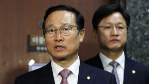 민주당 "무도한 한국당, 국회선진화법 짓밟아&hellip;엄중 처벌"