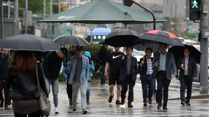 전국에 비바람, 제주도&middot;남해안 최고 100&sim;200mm↑ 호우