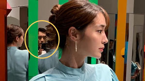 [SBS Star] Lee Byung Hun Spotted Taking Photos of His Wife Lee Min-jung