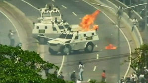 베네수엘라 과이도 군사 봉기 시도, 충돌 격화&hellip;마두로 측 "美의 계획"