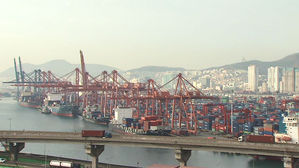 "미중 '관세폭탄'에 한국 직간접 타격&hellip;수출 0.14% 이상 감소"