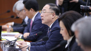 홍남기 "경기 하방리스크 확대&hellip;추경 통과돼야"