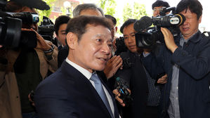 '공천 대가 인정' 윤장현 전 광주시장 징역형