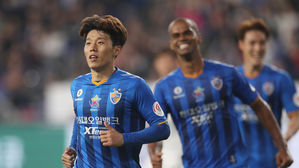 '김보경 PK 결승골' 울산, 전북과 현대가 더비 승리&hellip;선두 탈환