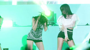 "폭죽 무서워해"&hellip;레드벨벳 조이가 무대서 뛰쳐나간 이유