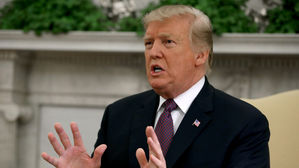 트럼프 "3천250억 불 中 제품 관세 강력 검토&hellip;美가 이기고 있어"