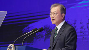 문 대통령 "경제, 총체적으론 성공으로 나아가…체감성과 창출"