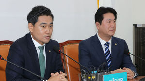 오신환 "한국당에 복귀 명분 줘야&hellip;일대일 연쇄 영수회담이 해법"