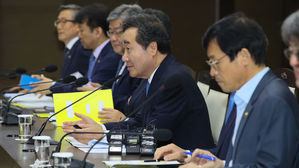 이 총리 "정치권 싸우더라도 국회는 열어야&hellip;추경 심의해달라"