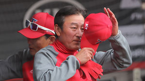 프로야구 KIA 김기태 감독 사퇴&hellip;후임 박흥식 대행