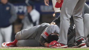 SK 나주환, 헤드 샷 맞고 병원 이송