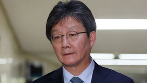 유승민 "기초체력 튼튼하다고?&hellip;대통령이 만든 가짜뉴스"