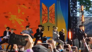 [스브스타] BTS 뉴욕 공연서 '한국어 가사'로 소름 돋는 '떼창' 선보인 해외 팬들