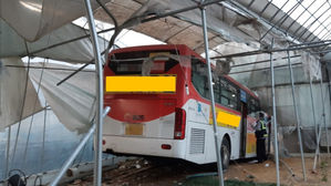 과천 관문사거리 부근서 버스-화물차 충돌…20여 명 부상