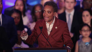 美 시카고 첫 흑인 성소수자 여성 시장 취임&hellip;"오늘 개혁 시작"