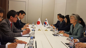 日 외무상, 또 "문 대통령 책임"&hellip;외교 결례 지적에도 재차 거론