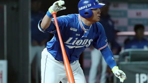 '불명예 은퇴' 박한이&hellip;은퇴식&middot;영구결번도 불가능