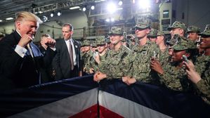 트럼프, 이즈모급 호위함 첫 승선&hellip;"日, F-35 최대 구매국"