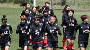 여자 축구, 스웨덴과 비공개 평가전 0-4 패배