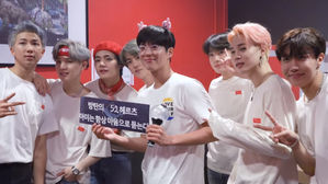 [SBS Star] VIDEO: Park Bo Gum Makes a Surprise Visit to BTS' Hong Kong Concert