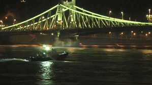 헝가리 경찰 "유람선 침몰사고 수사 착수&hellip;인양 며칠 걸릴 수도"