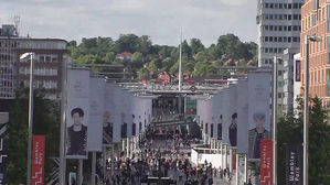 방탄소년단, 영국서 강렬하고 화려한 무대 펼쳐&hellip;6만 관중 '열광'