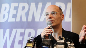 베르베르 "왜 태어났고 죽으면 어떨지 질문 없는 삶은 무의미"