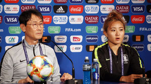 '여자 축구' 윤덕여 감독 "호락호락하지 않을 것&hellip;수비 일변도 없다"