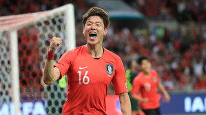 '보르도 이적' 황의조 "두 자릿수 득점 목표"