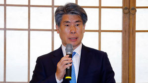 靑 "대외여건 불확실·하방 장기화 우려…활력 회복 위한 추경 절실"