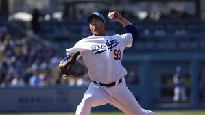 류현진 2대 2서 교체&hellip;시즌 10승&middot;통산 50승 또 불발