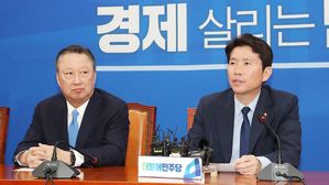 국회 찾은 박용만 "기업 살아가기 팍팍…경제 현실 붙들어달라"