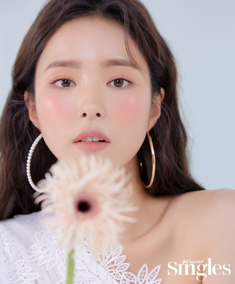 Cha Eun-woo, Shin Sae Kyeong