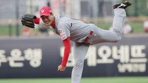 김광현, 4전 5기 만에 시즌 8승&hellip;SK, KIA 제압