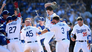 다저스, 3경기 연속 '루키 끝내기 홈런'&hellip;콜로라도에 승리
