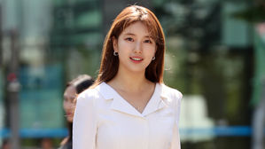 [SBS Star] Suzy In Talks to Lead Auteur Kim Tae-yong's New Movie
