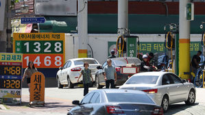 전국 주유소 휘발유 가격 50일 만에 1천400원대로