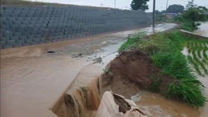 남부지역 할퀸 집중호우&hellip;최대 124㎜ 폭우에 곳곳 침수&middot;산사태