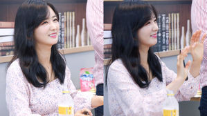 [SBS Star] Apink Bomi Holds a Fan Signing Event at Her Dad's Store