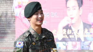 [SBS Star] Is Kim Soo Hyun Leaving His Current Agency?