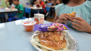 '오늘도 빵&middot;우유'&hellip;전국 2천581개 학교 이틀째 급식 중단