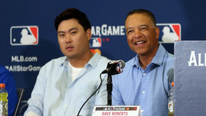 다저스 로버츠 감독 "WS 우승하더라도 백악관 안 가"