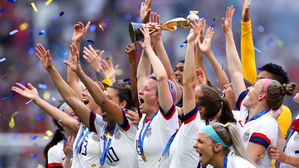 미국 여자축구 월드컵 우승에 '성 평등' 화두 부상