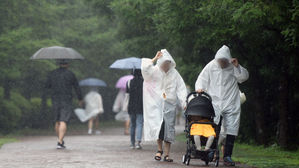 전국 곳곳 비 소식&hellip;서울&middot;대전 등 미세먼지 '나쁨'