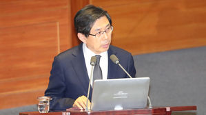 박상기 "윤석열, 일부 혼선 해소돼&hellip;지명철회 건의 생각 없다"