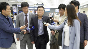 방미 양정철, 한일갈등 대응 "당은 靑&middot;정부와 기조 달라야"