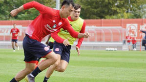 마인츠 "지동원, 왼쪽 무릎 수술&hellip;회복에 3&sim;5개월"