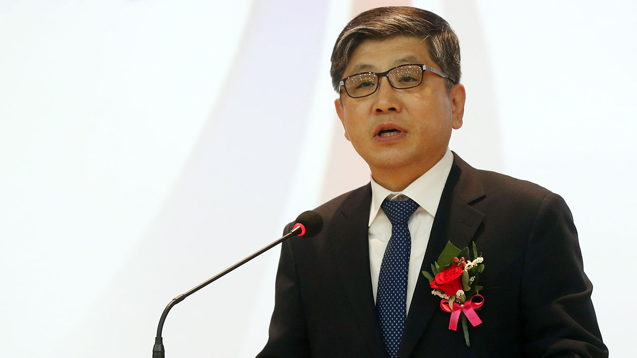 '윤석열 2년 선배' 김기동 부산지검장 사의 표명