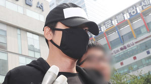 [영상] 강지환 검찰 송치&hellip;마약 의혹 묻자 '침묵'