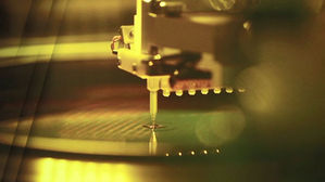 한국 전자산업, 일본 제치고 세계 3위&hellip;'반도체 편중' 심화